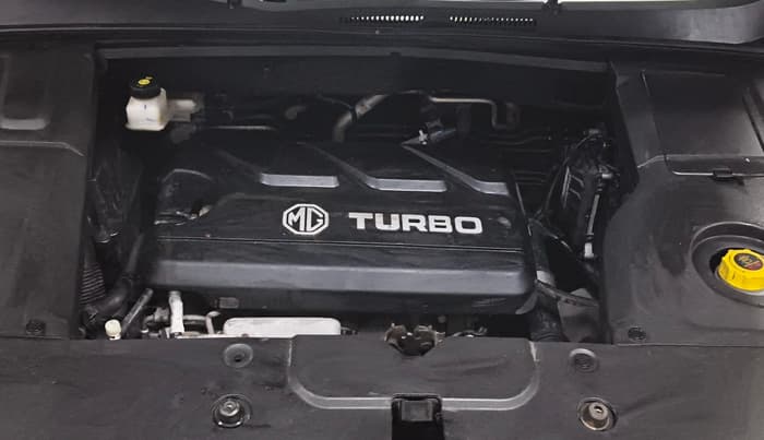 2022 MG HECTOR PLUS SUPER 1.5 PETROL TURBO HYBRID MT 7-STR, Petrol, Manual, 20,862 km, Engine View