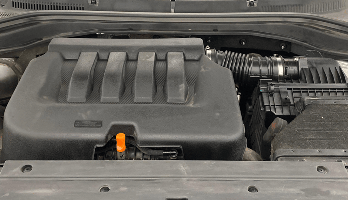 2022 Mahindra XUV700 AX 5 P MT 5 STR, Petrol, Manual, 46,675 km, Engine View