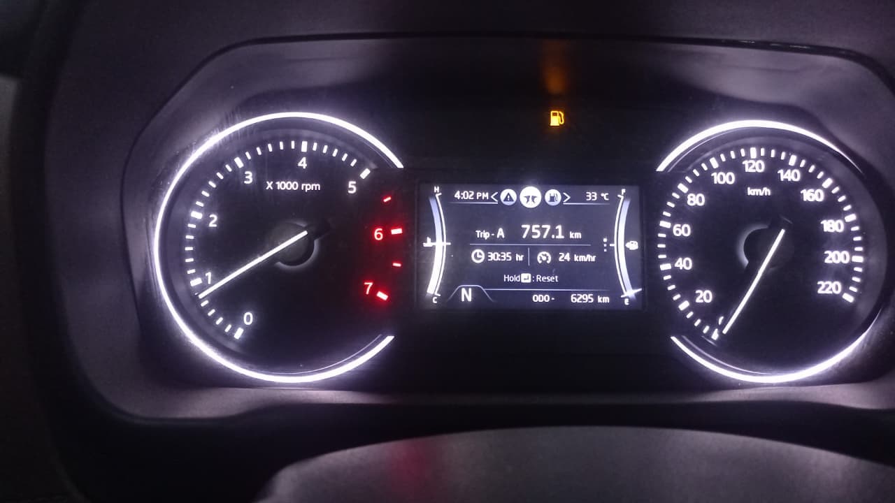 2025 Mahindra SCORPIO-N Z4 PETROL MT 7 STR (E), Petrol, Manual, 6,279 km, Odometer Image