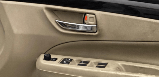 2016 Maruti Ciaz ZXI+ AT, Petrol, Automatic, 65,243 km, Driver Side Door Panels Control