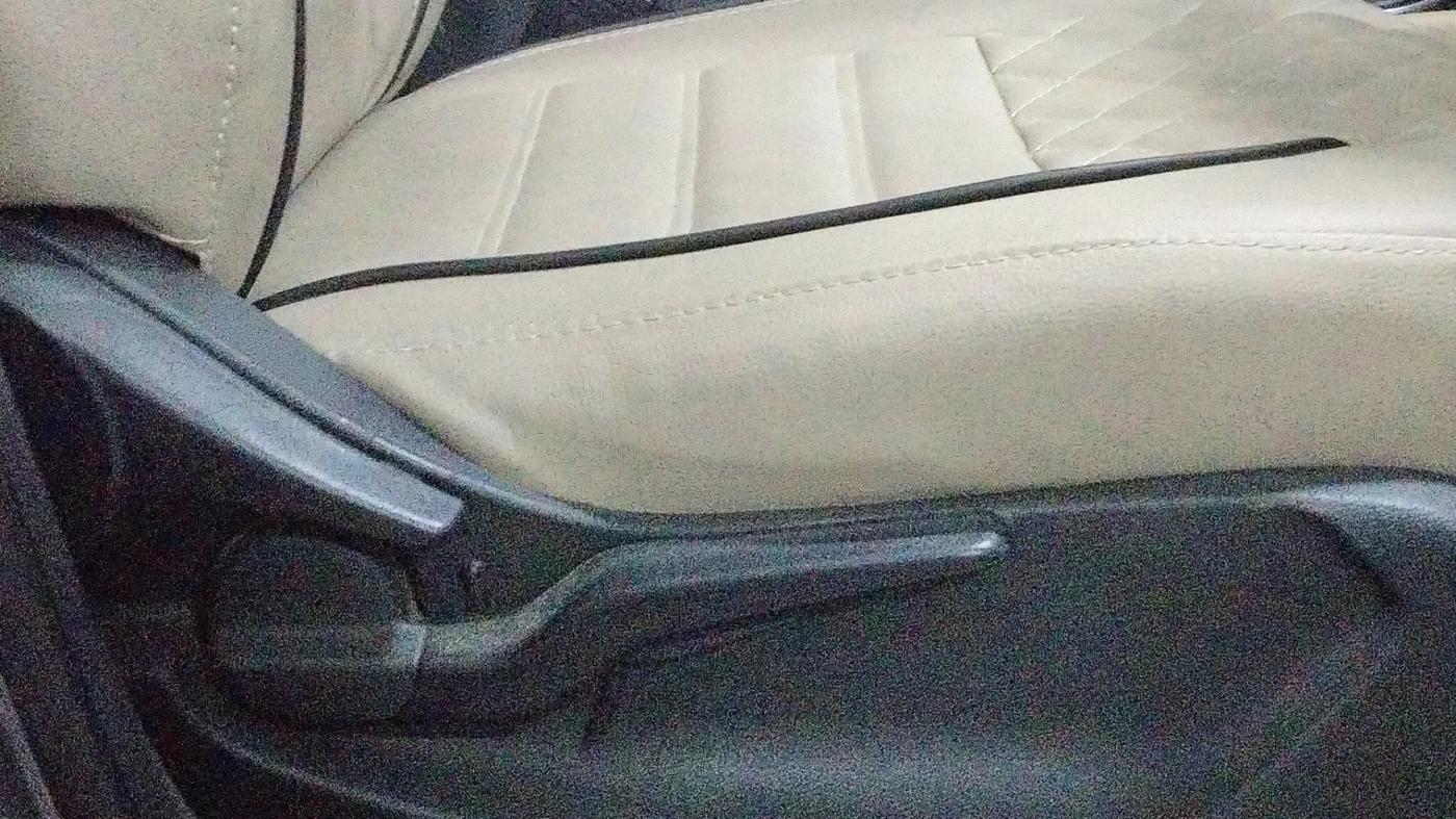 2020 Honda City 1.5L I-VTEC V MT 5TH GEN, Petrol, Manual, 60,954 km, Driver Side Adjustment Panel