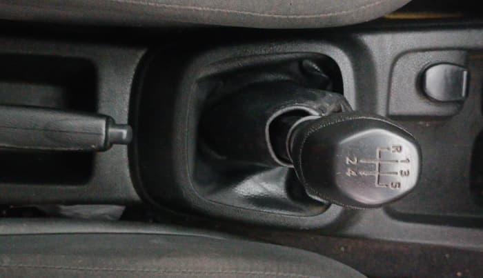 2017 Renault Kwid RXT 1.0, Petrol, Manual, 67,078 km, Gear Lever