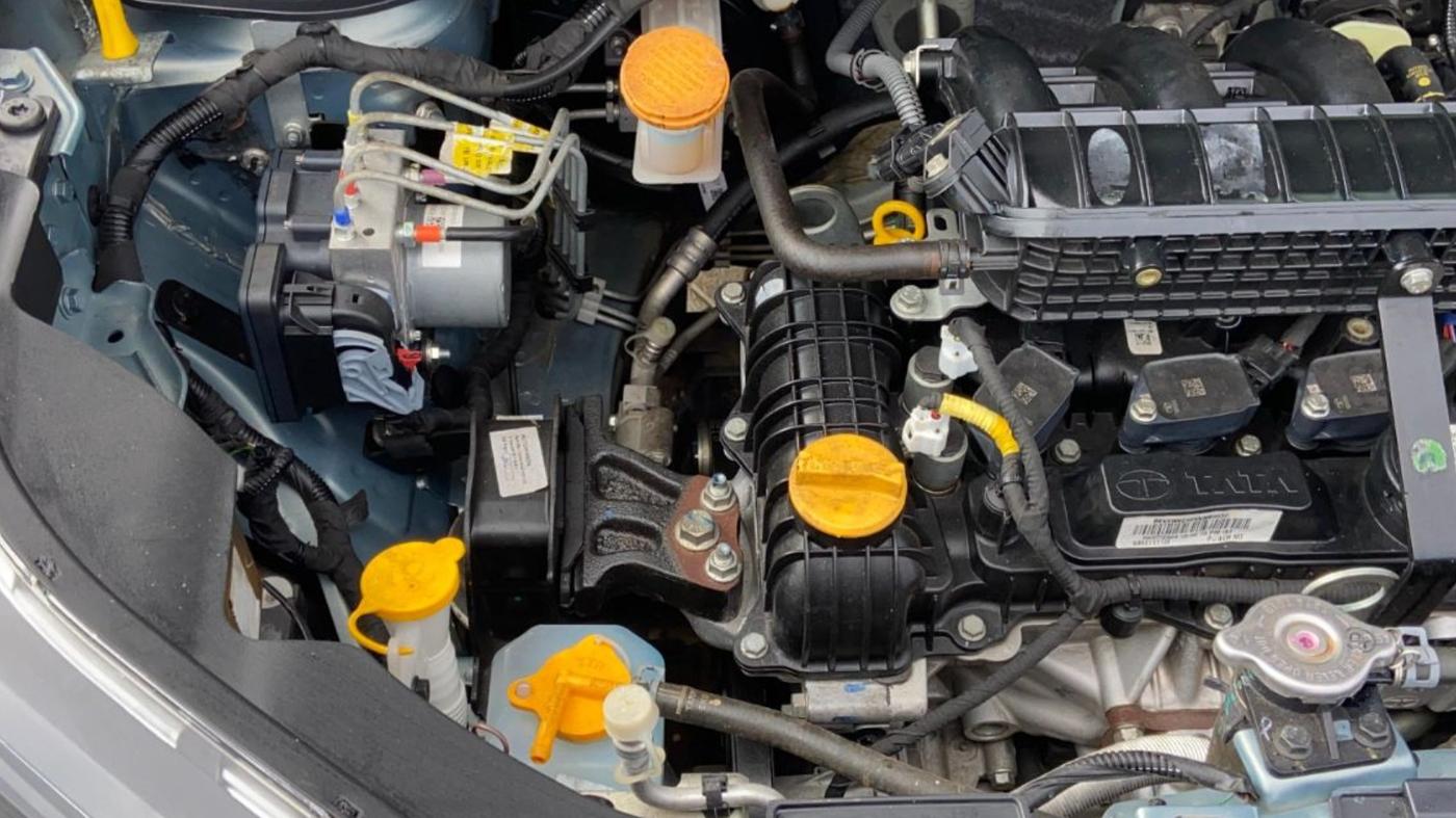 2024 Tata PUNCH ADVENTURE MT, Petrol, Manual, 28,375 km, Engine View - Right