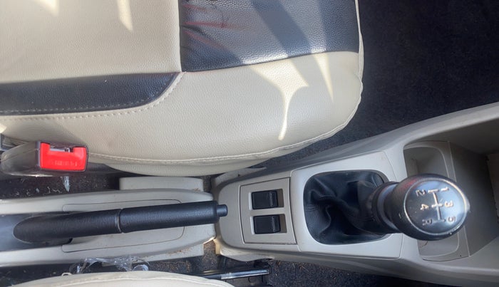 2019 Maruti Alto VXI, Petrol, Manual, 32,995 km, Gear Lever
