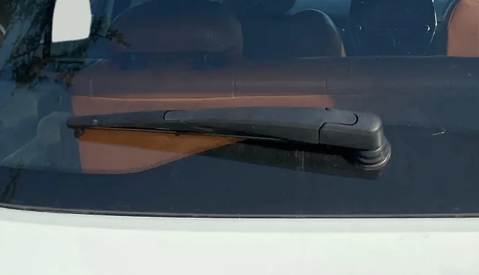 2021 Tata Harrier XMA 2.0L KRYOTEC, Diesel, Automatic, 93,588 km, Rear Wiper