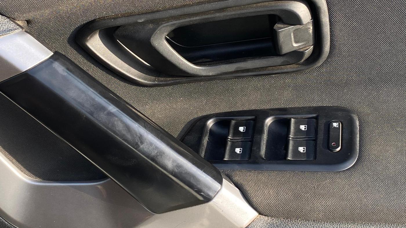 2021 Tata Harrier XMA 2.0L KRYOTEC, Diesel, Automatic, 93,588 km, Driver Side Door Panels Control