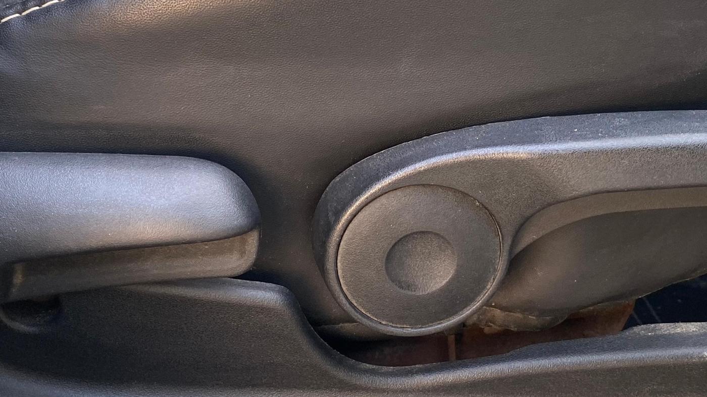 2021 Maruti Vitara Brezza ZXI PLUS, Petrol, Manual, 1,18,103 km, Driver Side Adjustment Panel