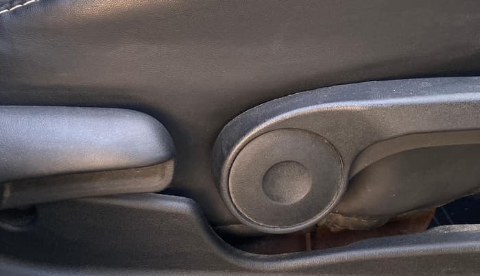 2021 Maruti Vitara Brezza ZXI PLUS, Petrol, Manual, 1,18,103 km, Driver Side Adjustment Panel