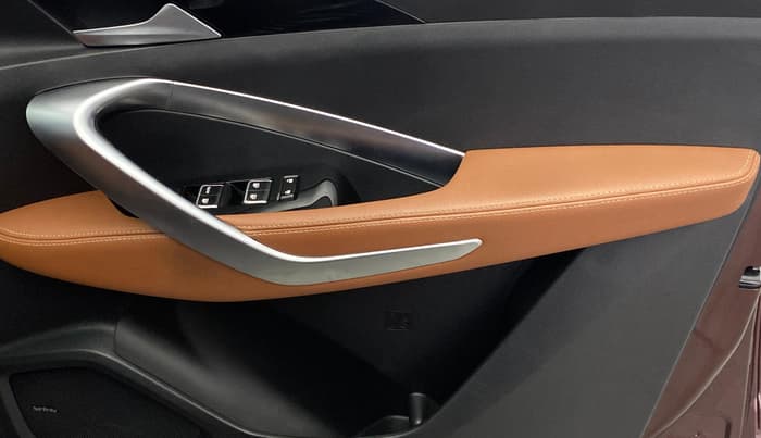 2021 MG HECTOR PLUS SHARP 1.5 PETROL TURBO HYBRID MT 6-STR, Petrol, Manual, 28,767 km, Driver Side Door Panels Control