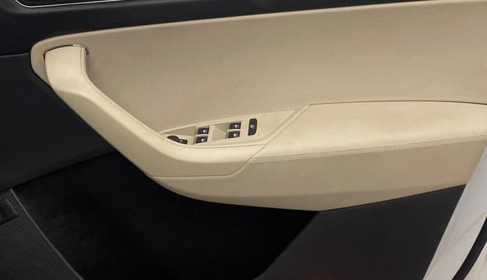 2019 Skoda Kodiaq STYLE 2.0 TDI 4X4 AT, Diesel, Automatic, 56,211 km, Driver Side Door Panels Control