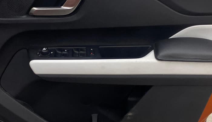 2022 Tata PUNCH CREATIVE  AMT, Petrol, Automatic, 21,683 km, Driver Side Door Panels Control