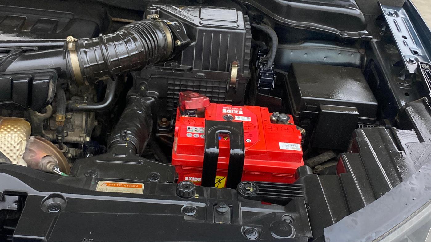 2020 Mahindra XUV300 W8 (O) 1.2 PETROL, Petrol, Manual, 96,192 km, Engine View - Left
