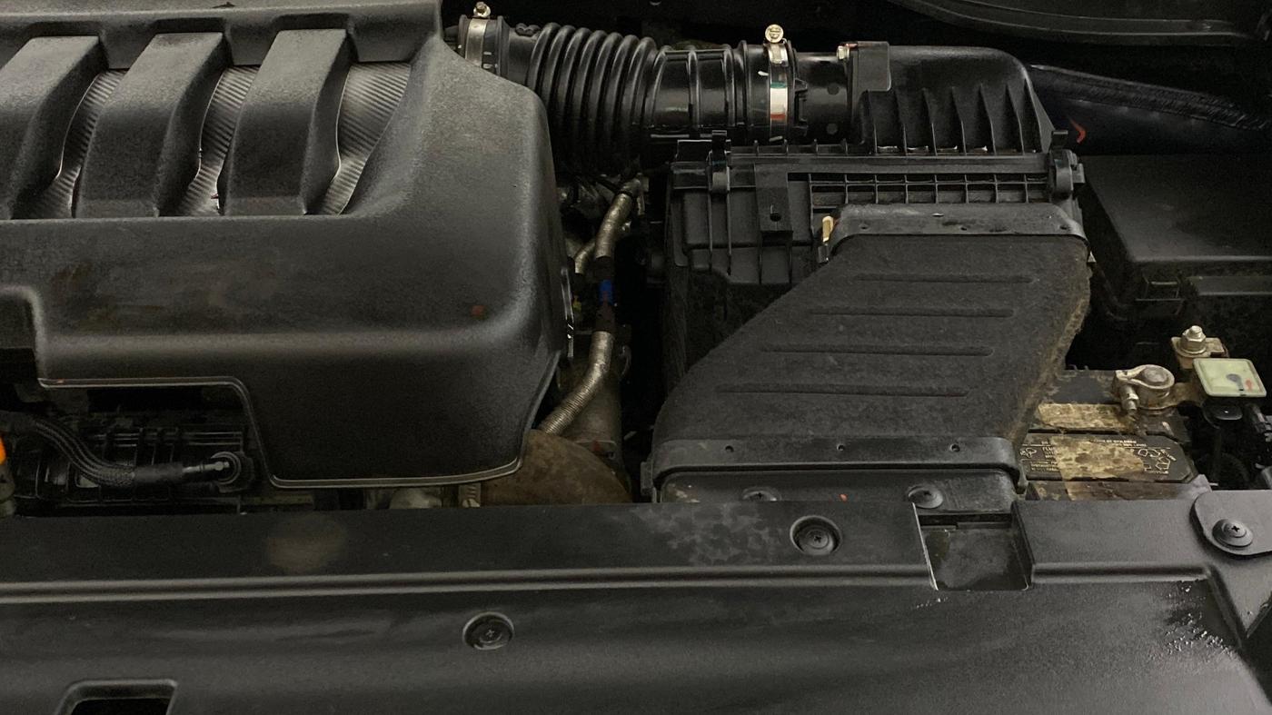 2023 Mahindra XUV700 AX 5 P AT 5 STR, Petrol, Automatic, 13,423 km, Engine View - Left