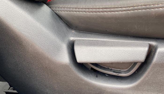 2022 Hyundai NEW SANTRO SPORTZ EXECUTIVE MT CNG, CNG, Manual, 63,334 km, Driver Side Adjustment Panel