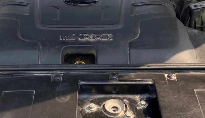 2018 Mahindra XUV500 W7, Diesel, Manual, 1,03,059 km, Engine View