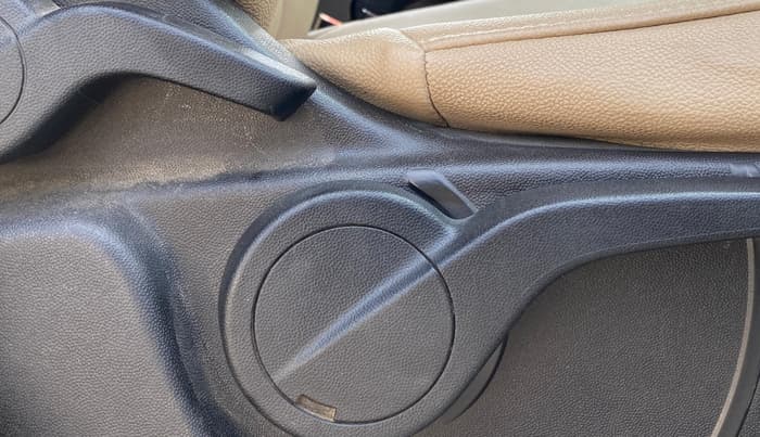 2018 Mahindra XUV500 W7, Diesel, Manual, 1,03,059 km, Driver Side Adjustment Panel