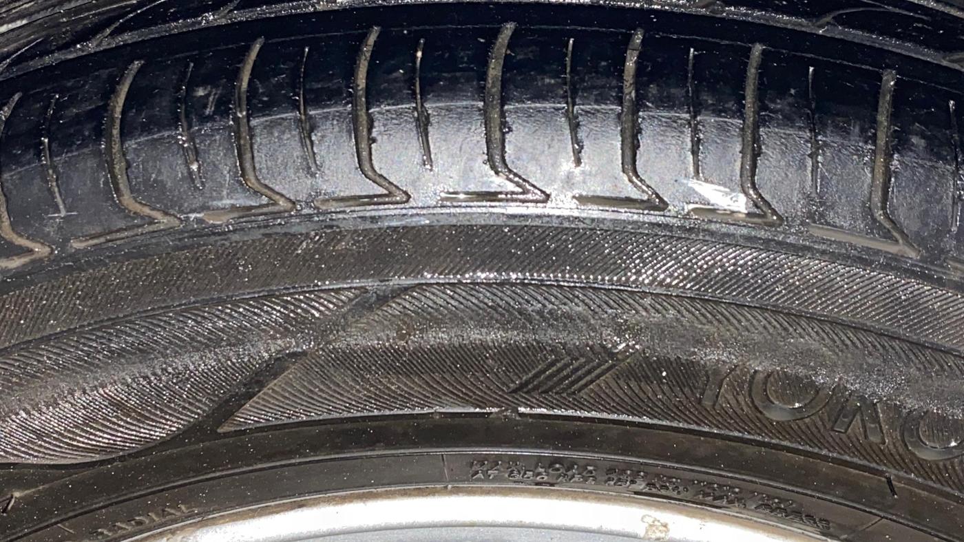 2016 Hyundai Xcent SX 1.2, Petrol, Manual, 46,903 km, Right Rear Tyre Tread
