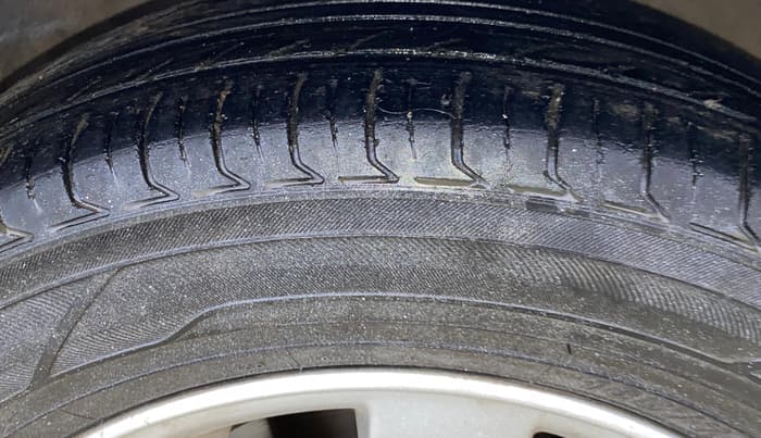 2016 Hyundai Xcent SX 1.2, Petrol, Manual, 46,903 km, Right Front Tyre Tread