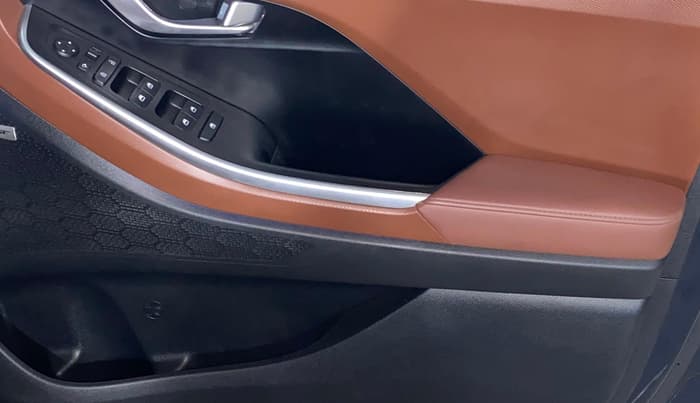 2021 Hyundai ALCAZAR 2.0 SIGNATURE (O) AT 7STR, Petrol, Automatic, 12,454 km, Driver Side Door Panels Control