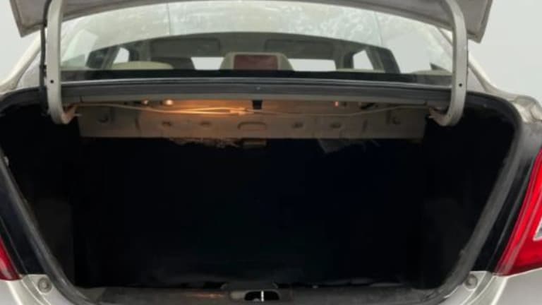 2015 Maruti Swift Dzire VXI, Petrol, Manual, 82,069 km, Boot Inside