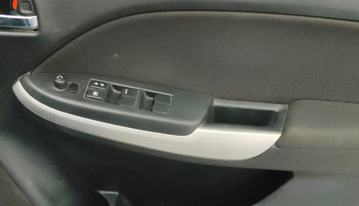 2016 Maruti Baleno ALPHA PETROL 1.2, Petrol, Manual, 45,490 km, Driver Side Door Panels Control