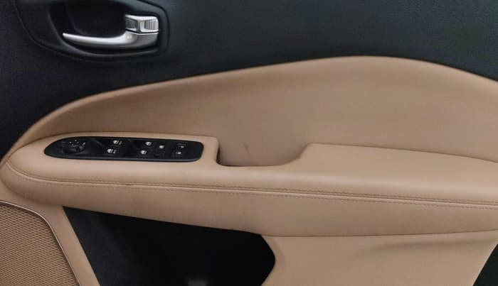 2018 Jeep Compass LONGITUDE (O) 2.0 DIESEL, Diesel, Manual, 42,958 km, Driver Side Door Panels Control