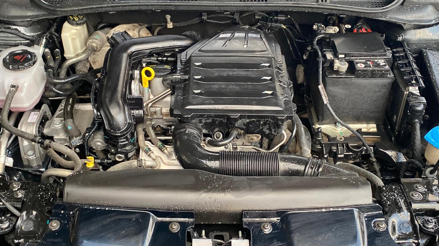 2024 Volkswagen VIRTUS HIGHLINE TSI 1.0 MT, Petrol, Manual, 52,096 km, Engine View