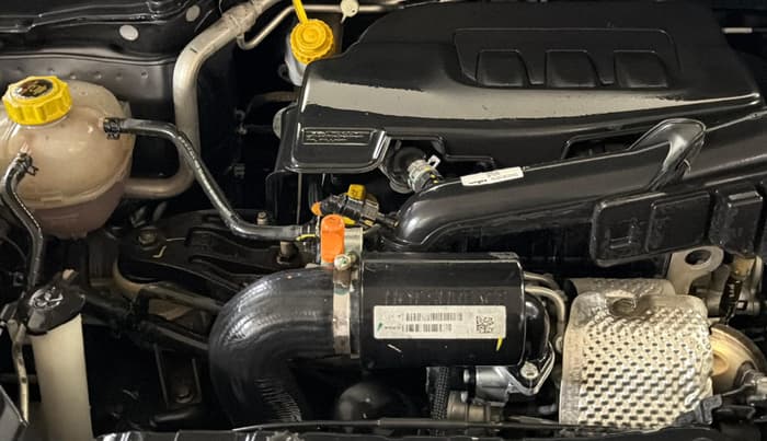 2024 Mahindra XUV 3XO MX3 Pro 1.2 L TCMPFi, Petrol, Manual, 17,317 km, Engine View - Right