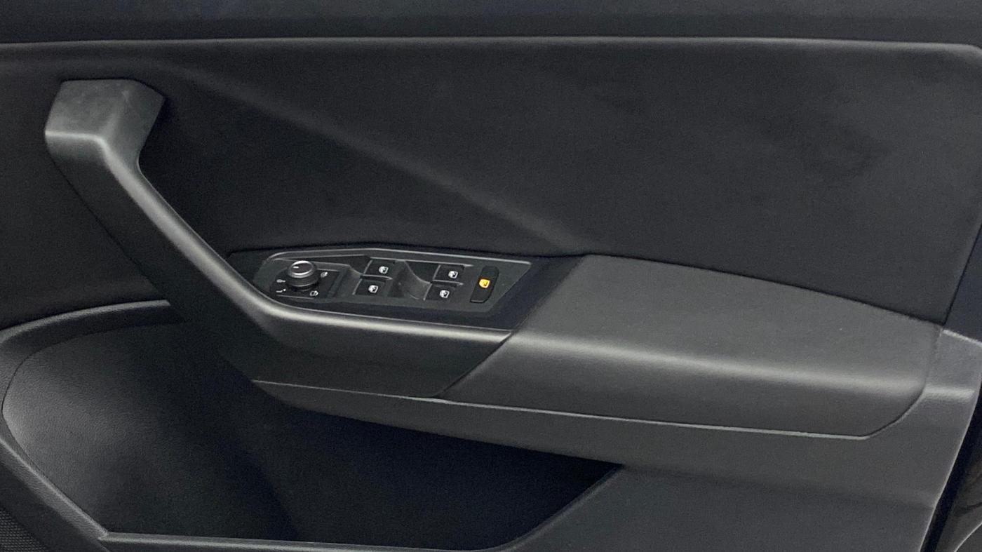 2021 Volkswagen T-ROC 1.5 TSI AT, Petrol, Automatic, 62,708 km, Driver Side Door Panels Control