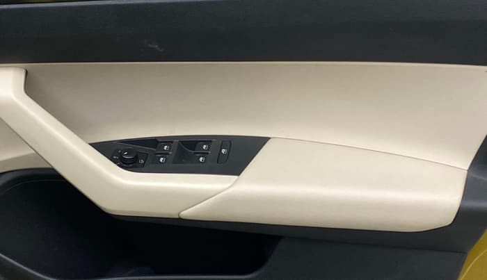 2022 Volkswagen VIRTUS GT PLUS TSI 1.5 EVO DSG, Petrol, Automatic, 1,06,421 km, Driver Side Door Panels Control