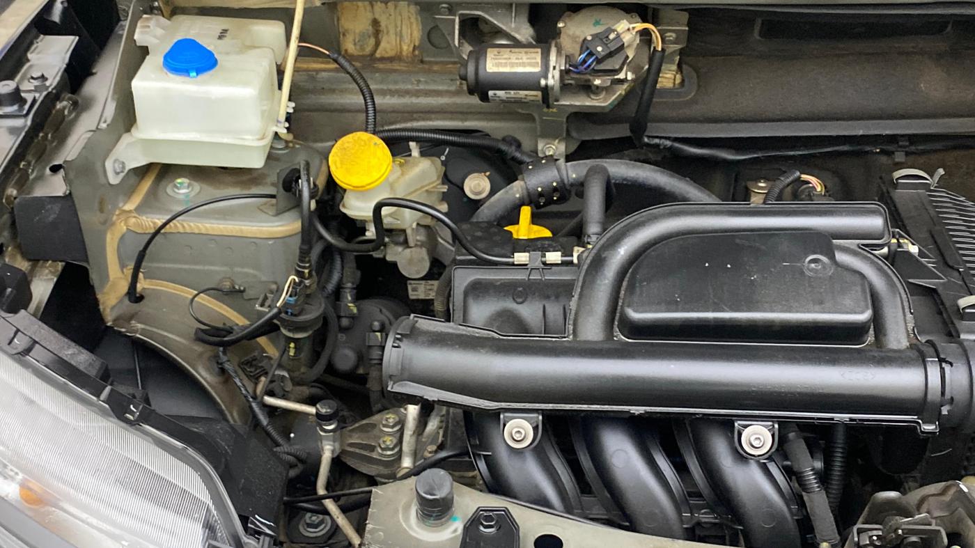2023 Renault Kwid RXT 1.0 AMT, Petrol, Automatic, 20,331 km, Engine View - Right