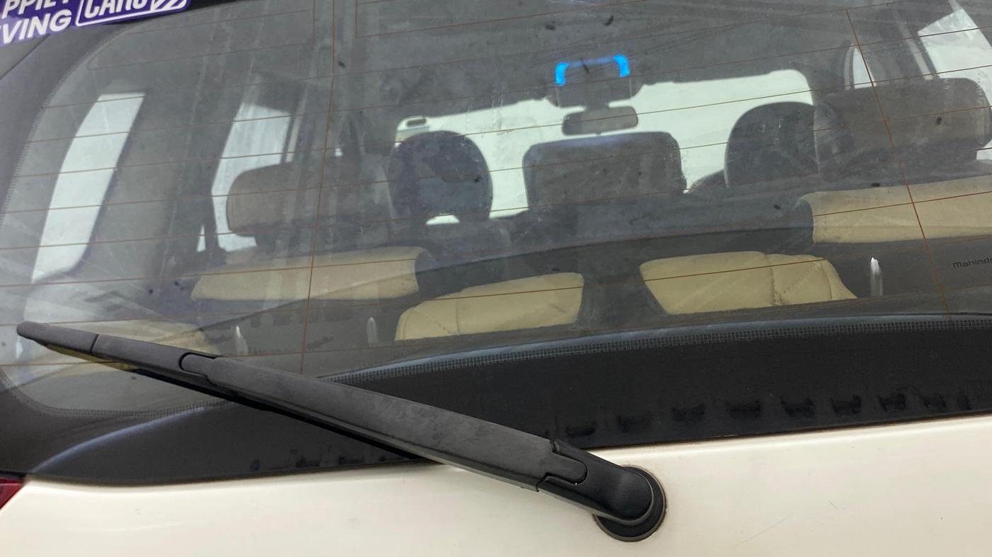 2021 Mahindra XUV500 W7 AT, Diesel, Automatic, 1,25,597 km, Rear Wiper