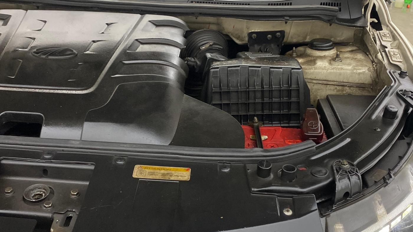 2021 Mahindra XUV500 W7 AT, Diesel, Automatic, 1,25,597 km, Engine View - Left