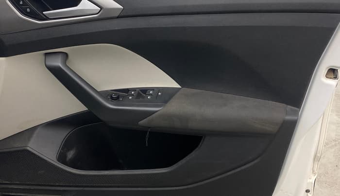 2021 Volkswagen TAIGUN HIGHLINE 1.0 TSI AT, Petrol, Automatic, 76,201 km, Driver Side Door Panels Control