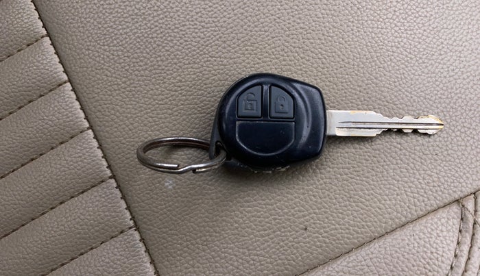 2014 Maruti Swift Dzire VXI, Petrol, Manual, 35,152 km, Key Close Up