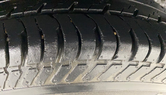 2014 Maruti Swift Dzire VXI, Petrol, Manual, 35,152 km, Right Rear Tyre Tread