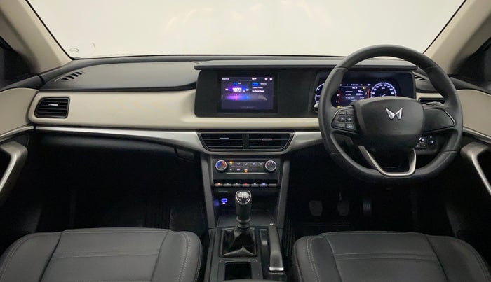2022 Mahindra XUV700 MX D MT 5 STR, Diesel, Manual, 16,237 km, Dashboard
