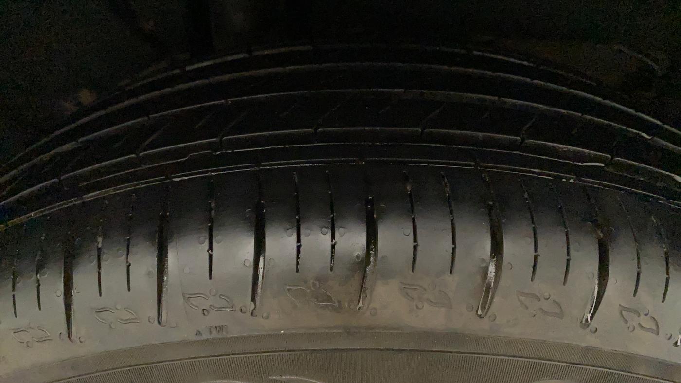 2022 Mahindra XUV700 MX D MT 5 STR, Diesel, Manual, 16,237 km, Right Rear Tyre Tread