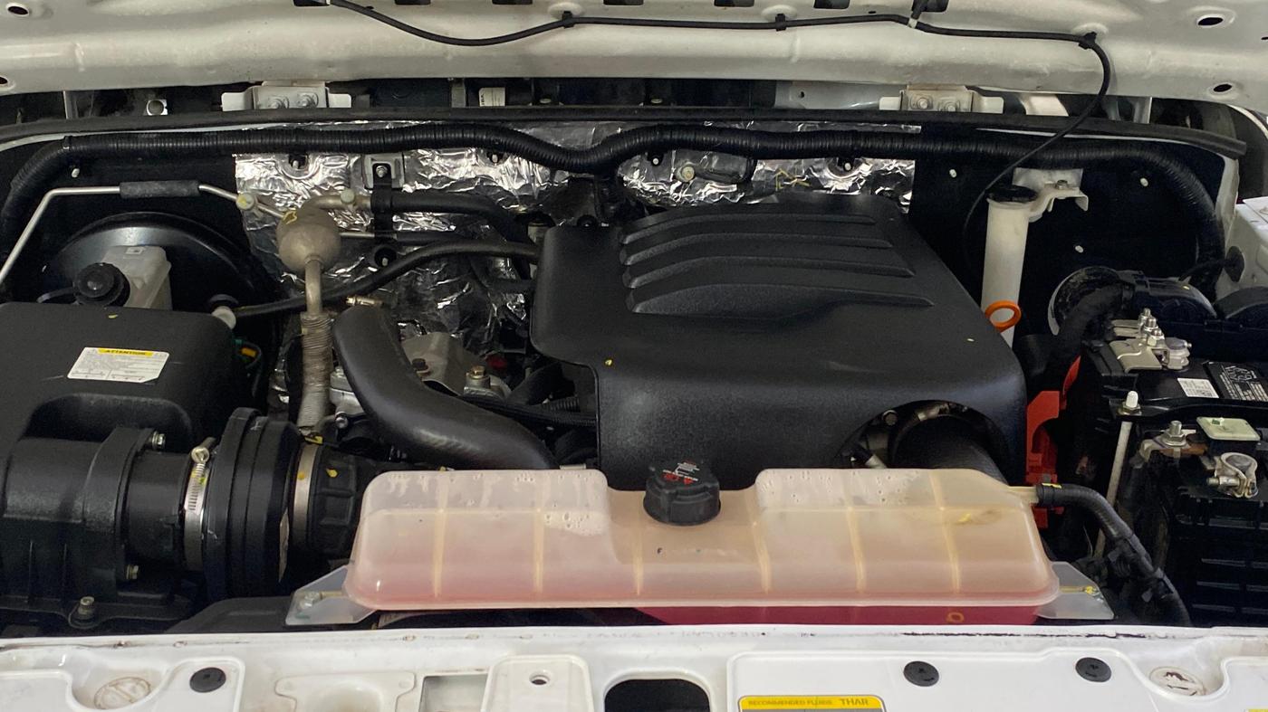 2025 Mahindra Thar Roxx  AX7 L Petrol AT 2WD, Petrol, Automatic, 29,898 km, Engine View