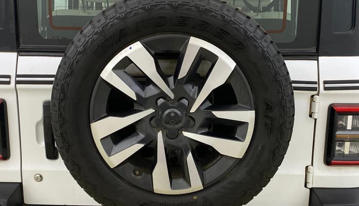 2025 Mahindra Thar Roxx  AX7 L Petrol AT 2WD, Petrol, Automatic, 29,898 km, Spare Tyre