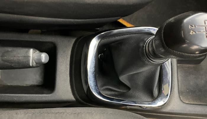 2017 Renault Kwid RXL, Petrol, Manual, 91,356 km, Gear Lever