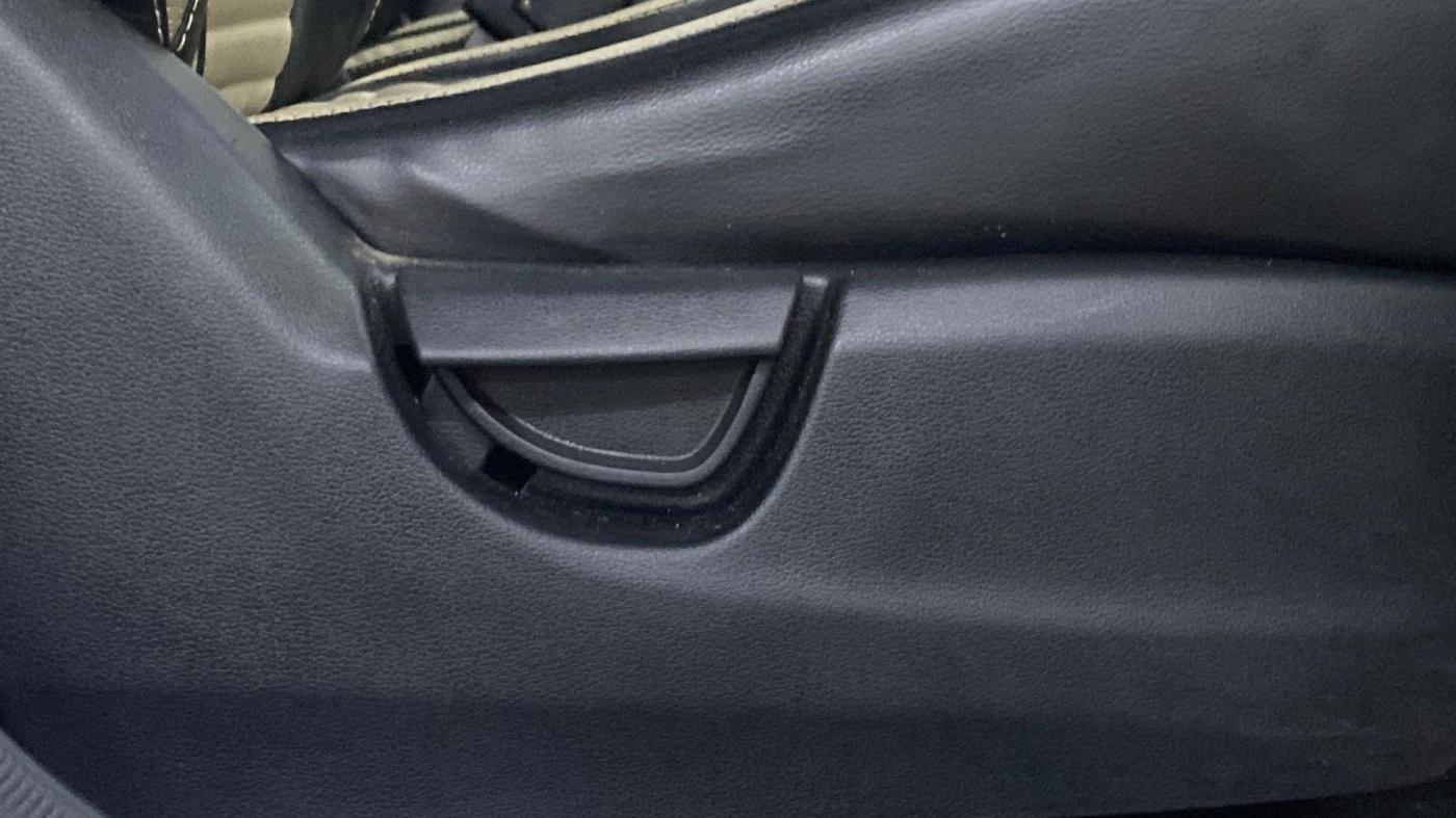 2019 Hyundai NEW SANTRO SPORTZ MT, Petrol, Manual, 58,496 km, Driver Side Adjustment Panel