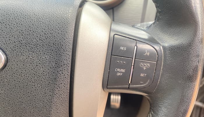 2015 Mahindra XUV500 W10, Diesel, Manual, 80,870 km, Adaptive Cruise Control