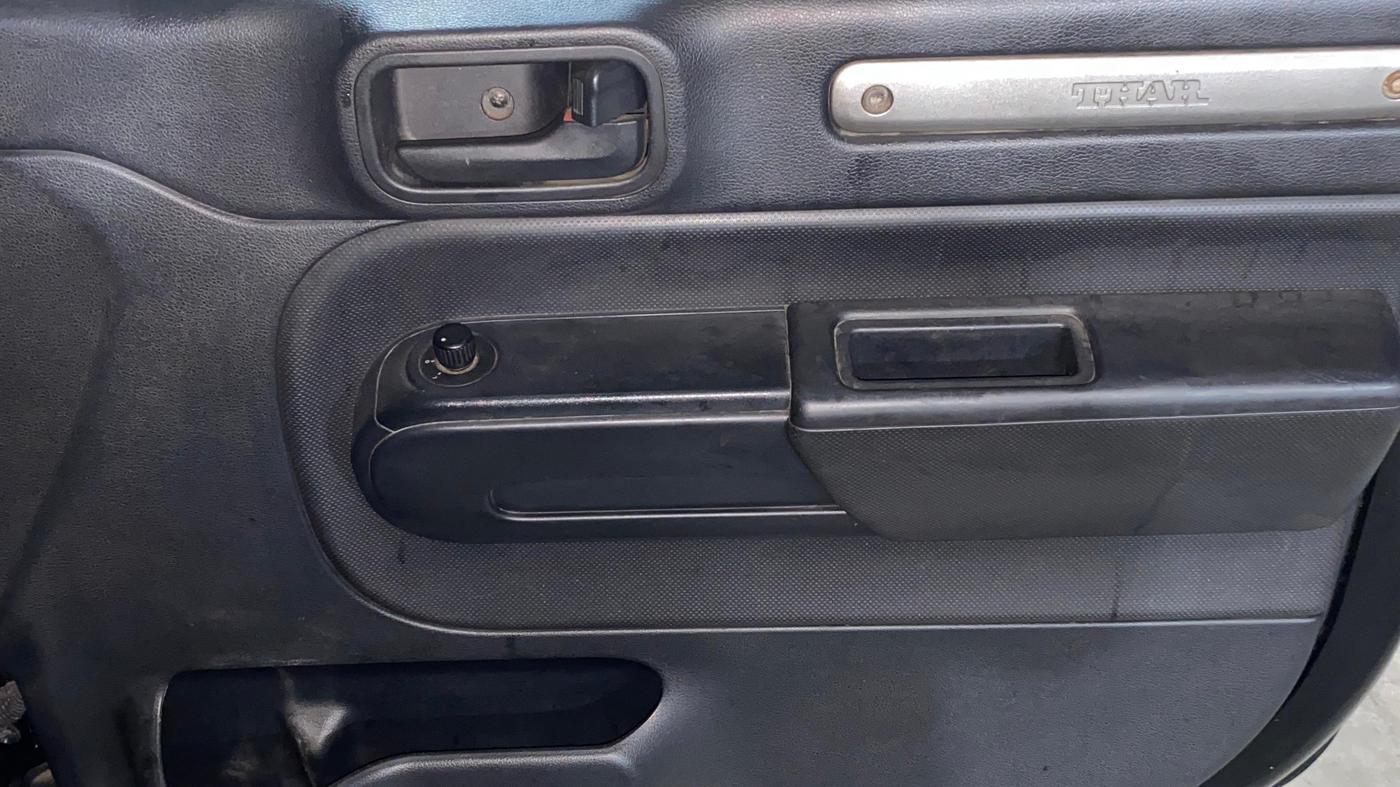 2021 Mahindra Thar LX PETROL HT 4WD AT, Petrol, Automatic, 69,333 km, Driver Side Door Panels Control