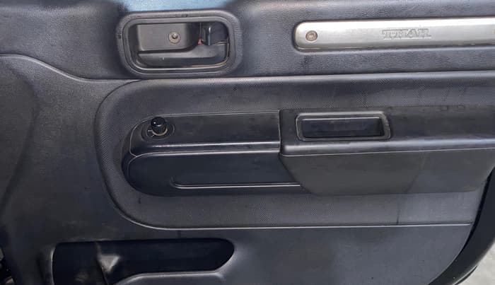 2021 Mahindra Thar LX PETROL HT 4WD AT, Petrol, Automatic, 69,333 km, Driver Side Door Panels Control
