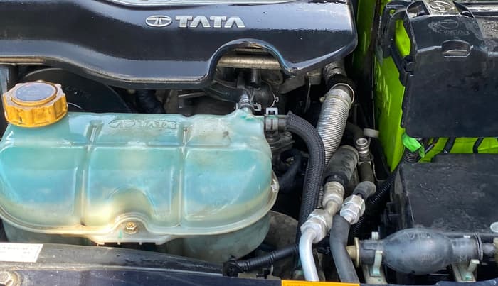 2017 Tata Hexa XT 4X4 7 STR, Diesel, Manual, 86,792 km, Engine View - Left