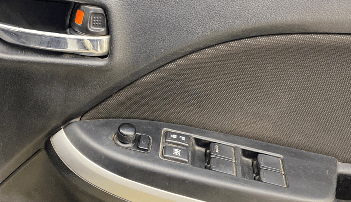 2017 Maruti Baleno DELTA CVT PETROL 1.2, Petrol, Automatic, 83,050 km, Driver Side Door Panels Control