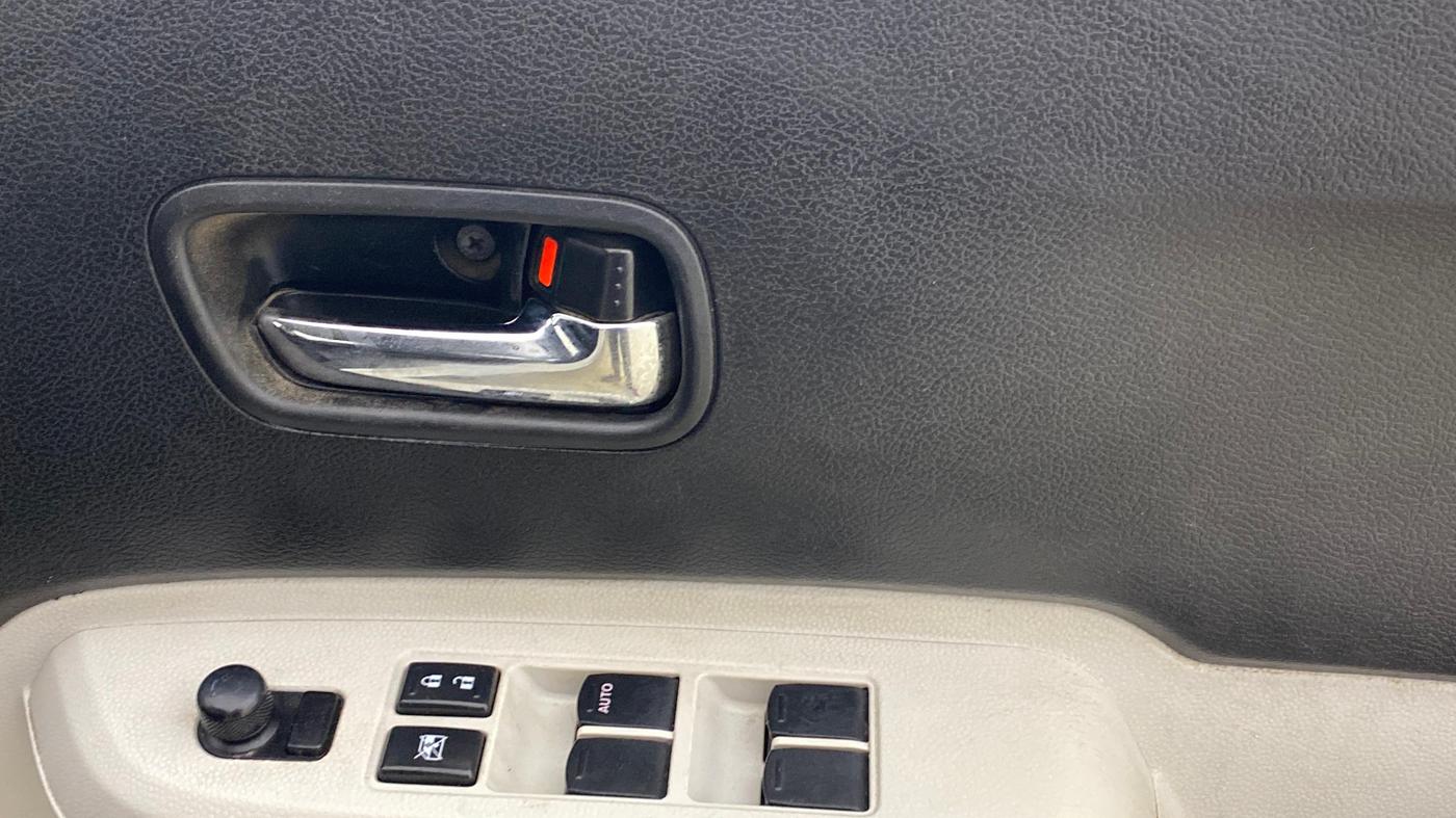 2018 Maruti IGNIS ZETA 1.2 AMT, Petrol, Automatic, 73,450 km, Driver Side Door Panels Control