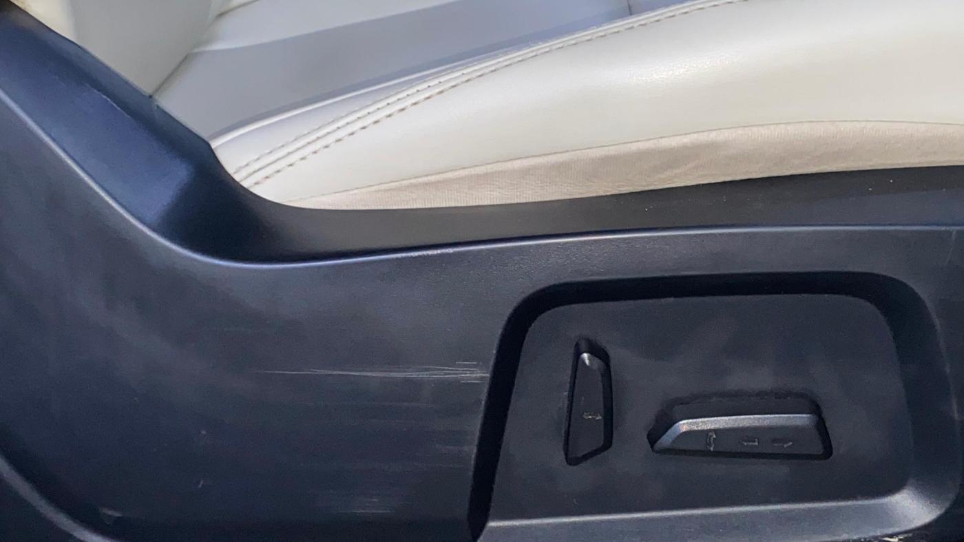 2021 Tata Safari XZA PLUS 6S, Diesel, Automatic, 67,989 km, Driver Side Adjustment Panel
