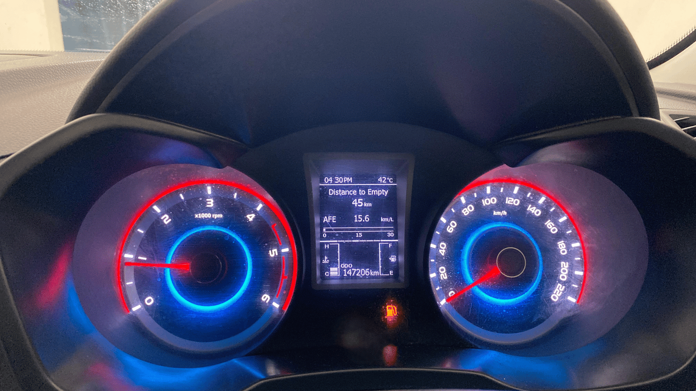 2022 Mahindra XUV300 W8 (O) 1.5 DIESEL, Diesel, Manual, 1,47,204 km, Odometer Image